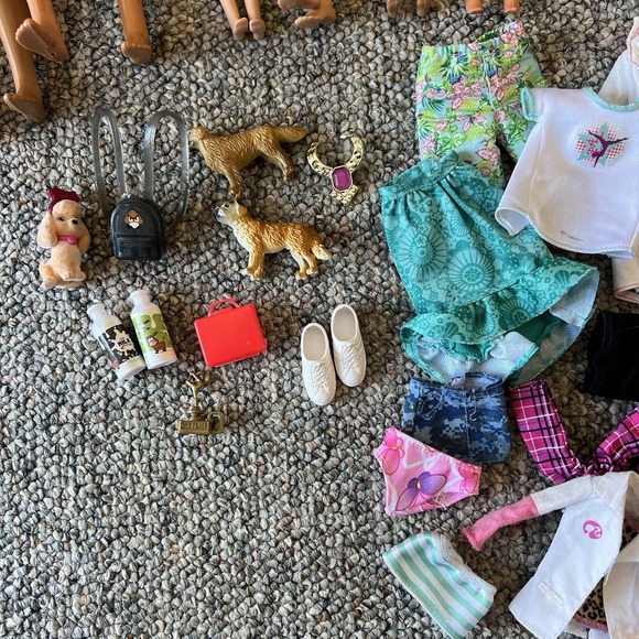 Barbie Lot Mixed Ken Dolls Accessories Clothing - Picture 6 of 6